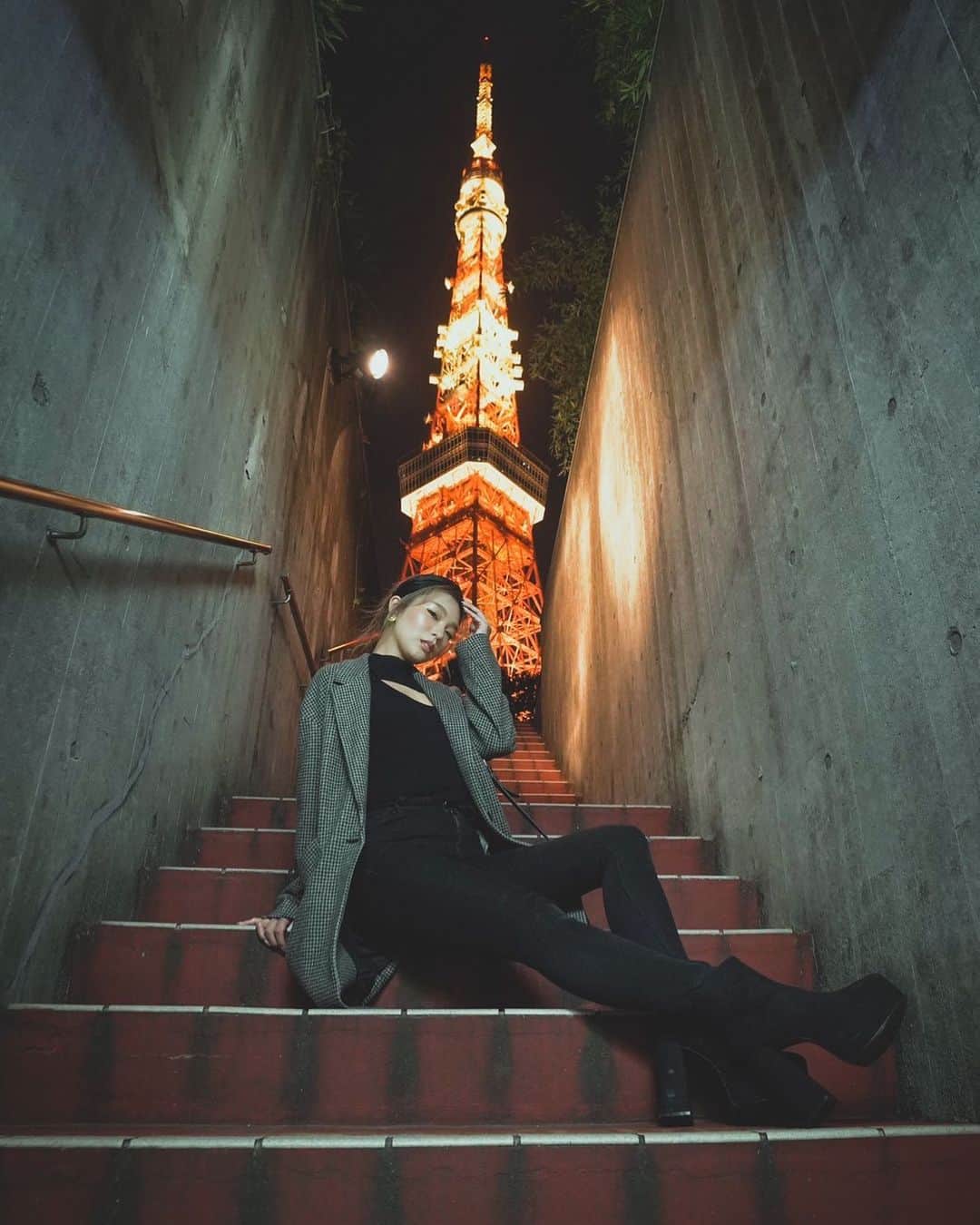 Hitomiさんのインスタグラム写真 - (HitomiInstagram)「❤︎ #tokyotower  #🗼 . photo by @neon__mafia . #東京タワー　#tokyo #東京　#エモい」10月10日 21時56分 - hitomi_01270