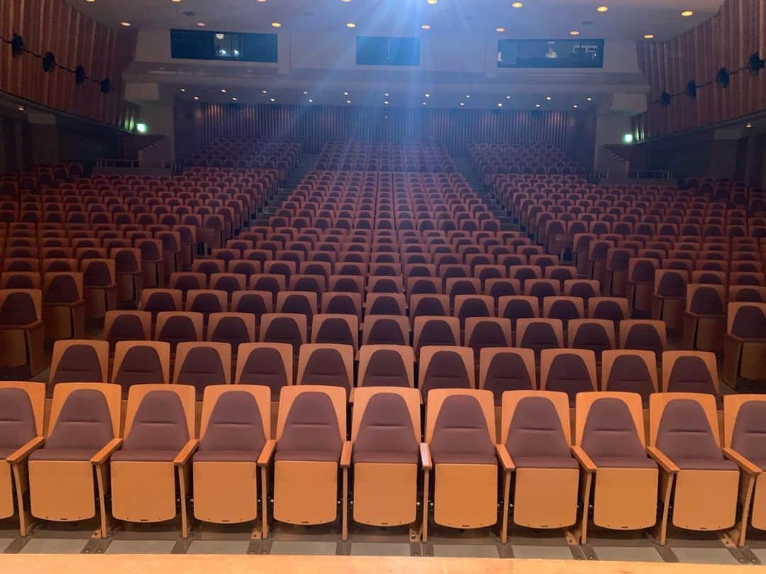 柑谷あゆみさんのインスタグラム写真 - (柑谷あゆみInstagram)「明日11日は徳島県「あわぎんホール」で昼夜2公演あります☺️ 今日からみんなで徳島へ🛫 きました！ 徳島の名物ラーメン美味しかった😍 #徳島県 #椿欣也 さん #椿欣也25周年記念公演 #あわぎんホール #いのたに本店 #時代劇#大衆演劇#商業演劇#着物#お引きずり#日本舞踊#文七元結 #井坂聡 さん監督」10月10日 21時56分 - kantani_ayumi