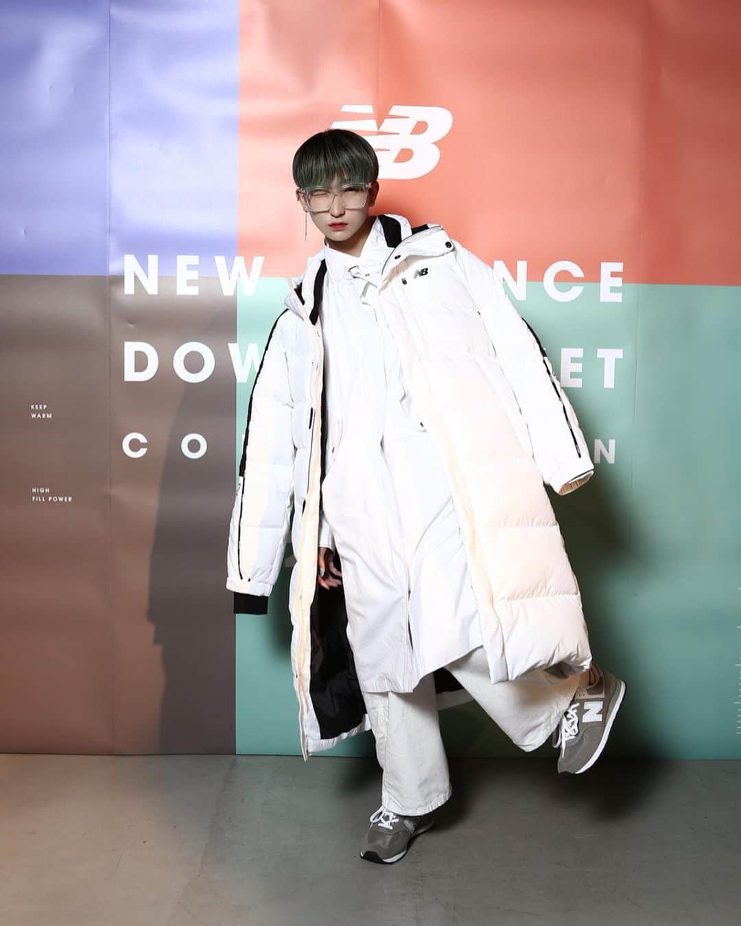 のインスタグラム：「NEW BALANCE DOWN JACKET  COLLECTION 2019 ・ #newbalance #NB #데일리룩 #데일리룩코디 #패션 #패션스타그램 #오오티디 #옷스타그램 #아웃핏 #코디 #옷 #오늘뭐입지 #오오티디 #데일리룩 #패션 #옷스타그램 #패션스타그램 #코디스타그램 #កម្ពុជា​ #ភ្នំពេញ​ #ពិធី​បុណ្យ​ផ្កាយ​ #ក្បាច់​រាំ​ #តេមពឹរ៉ា #ប្រទេស​ជប៉ុន​ #អរគុ What is your favorite singer? ណ​ #សួស្តី」