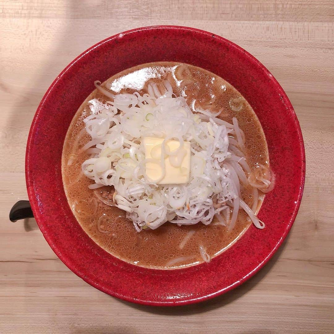 野々垣美希のインスタグラム：「🍜 今日はみそラーメン！ バタートッピング🤤🤤 #みそ吟 #みそラーメン #みそバター」