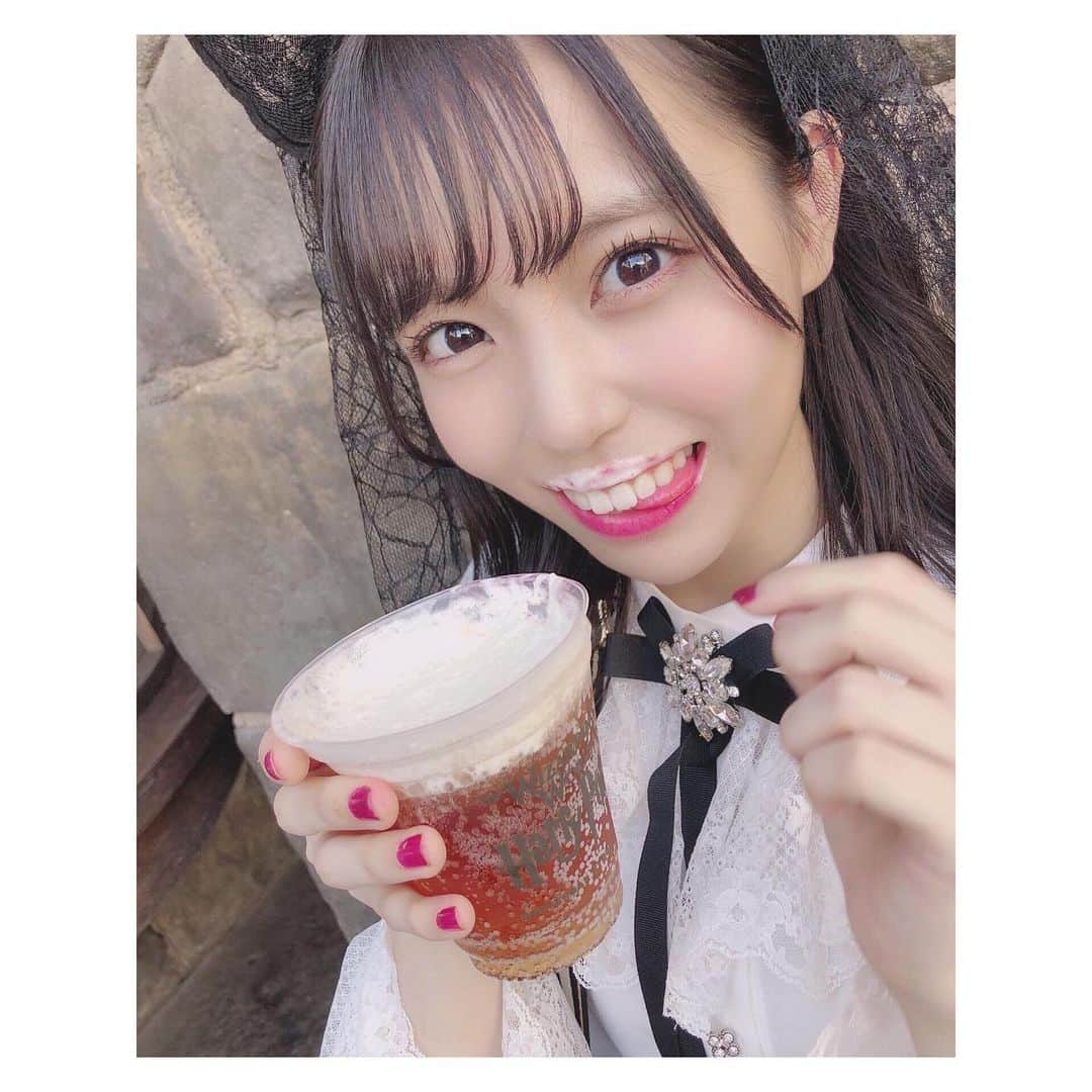 岩田陽菜さんのインスタグラム写真 - (岩田陽菜Instagram)「#ユニバハロウィン してきた〜！！！❤︎﻿👻🎃🧟‍♀️❤︎ #たまぴよ で！！！﻿🐇🐥 ﻿ 今日からもうお腹いっぱいってなるぐらい#ユニバ の画像ですが許して〜🥺❤︎﻿ ﻿ 今日も写真が多すぎて決められなかったよ！！！笑😂﻿ ﻿ ﻿ #仮装 #ホラーナイト #ユニバコーデ #モノトーンコーデ #猫 #cat #花嫁 #ハロウィン #Halloween #コスプレ #ハロウィンコスプレ #USJ #universalstudiosjapan #バタービール #butter #泡 #ハリーポッター #harrypotter」10月10日 22時11分 - hina_naso_stu48