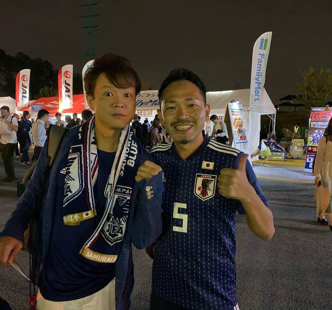 大溝清人さんのインスタグラム写真 - (大溝清人Instagram)「日本代表　 モンゴル戦  長友佑都っぽい選手が居たので 一緒にパシャリ  #サッカー #日本代表 #モンゴル #埼玉スタジアム2002」10月10日 22時17分 - badboys_kiyoto93