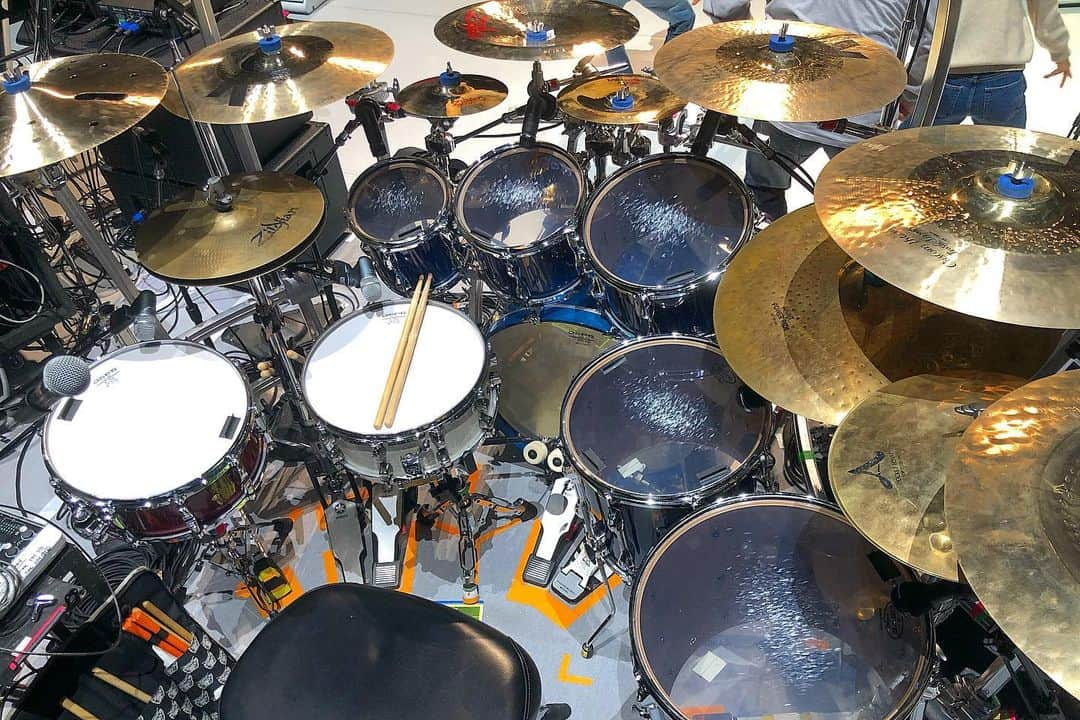 坂東慧さんのインスタグラム写真 - (坂東慧Instagram)「#ドラムの日 #drums #yamahadrums #hexrack #livecustomhybridoak #recordingcustom #birchcustomabsolute #zildjiancymbals #zildjiansticks #aspr #cympad」10月10日 22時18分 - bandohsatoshi