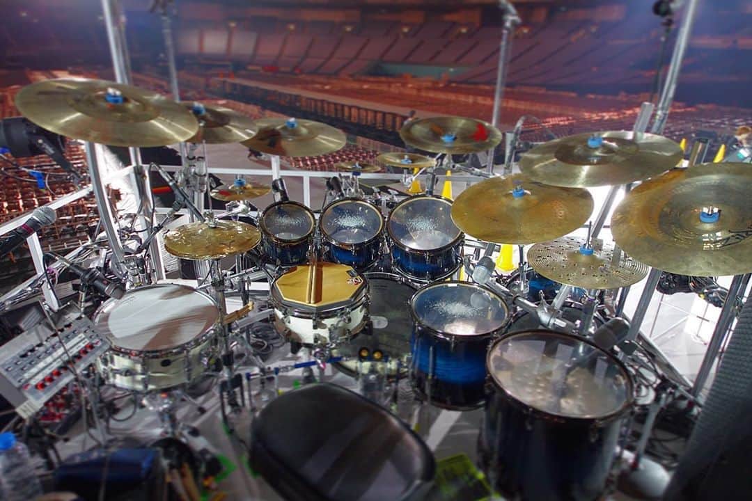 坂東慧のインスタグラム：「#ドラムの日 #drums #yamahadrums #hexrack #livecustomhybridoak #recordingcustom #birchcustomabsolute #zildjiancymbals #zildjiansticks #aspr #cympad」