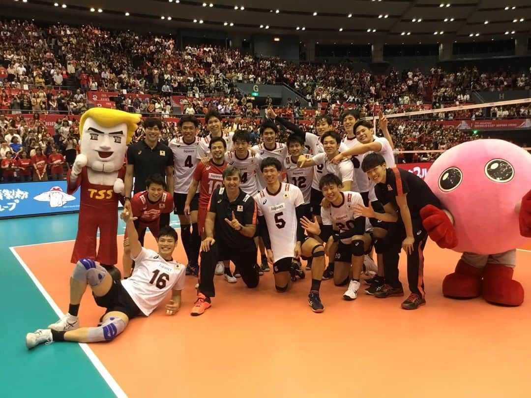 小野寺太志さんのインスタグラム写真 - (小野寺太志Instagram)「… vs 🇷🇺 3-1 WIN !!! 皆さんの声援が力になりました😎 #1010 #龍神nippon #ワールドカップバレー #5勝目」10月10日 22時25分 - taishi.o