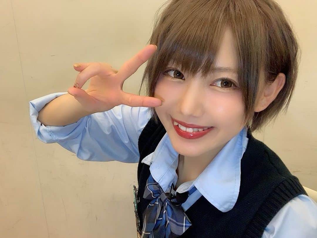 篠崎こころのインスタグラム：「(^_^)v」