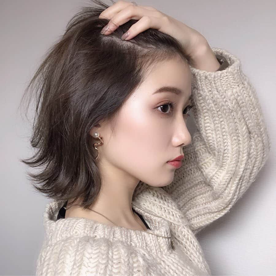 金澤楓さんのインスタグラム写真 - (金澤楓Instagram)「ボブまで戻すか悩みはじめてきた。。。 髪型何が一番いいですかね🤔？ #髪型事情#ボブ#ショート#かえでヘア」10月10日 22時36分 - kae_o51o