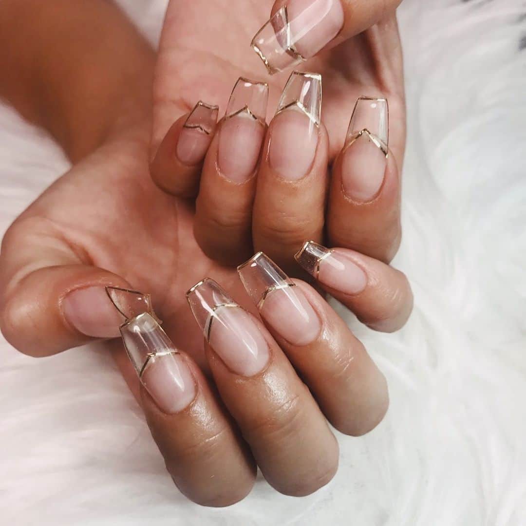 MARISのインスタグラム：「New nails ❤︎ Simple is the best ❤︎ ネイルも新しくしたよ✨ すっごいおっきにいりっ！！！ 毎回イメージ通りに仕上げてくれてありがとう❤️ @yuu_colorsnail  伝えた通りになる！嬉しい❤︎ 最近はクリアにはまってる❤︎ @colorsnail.official」