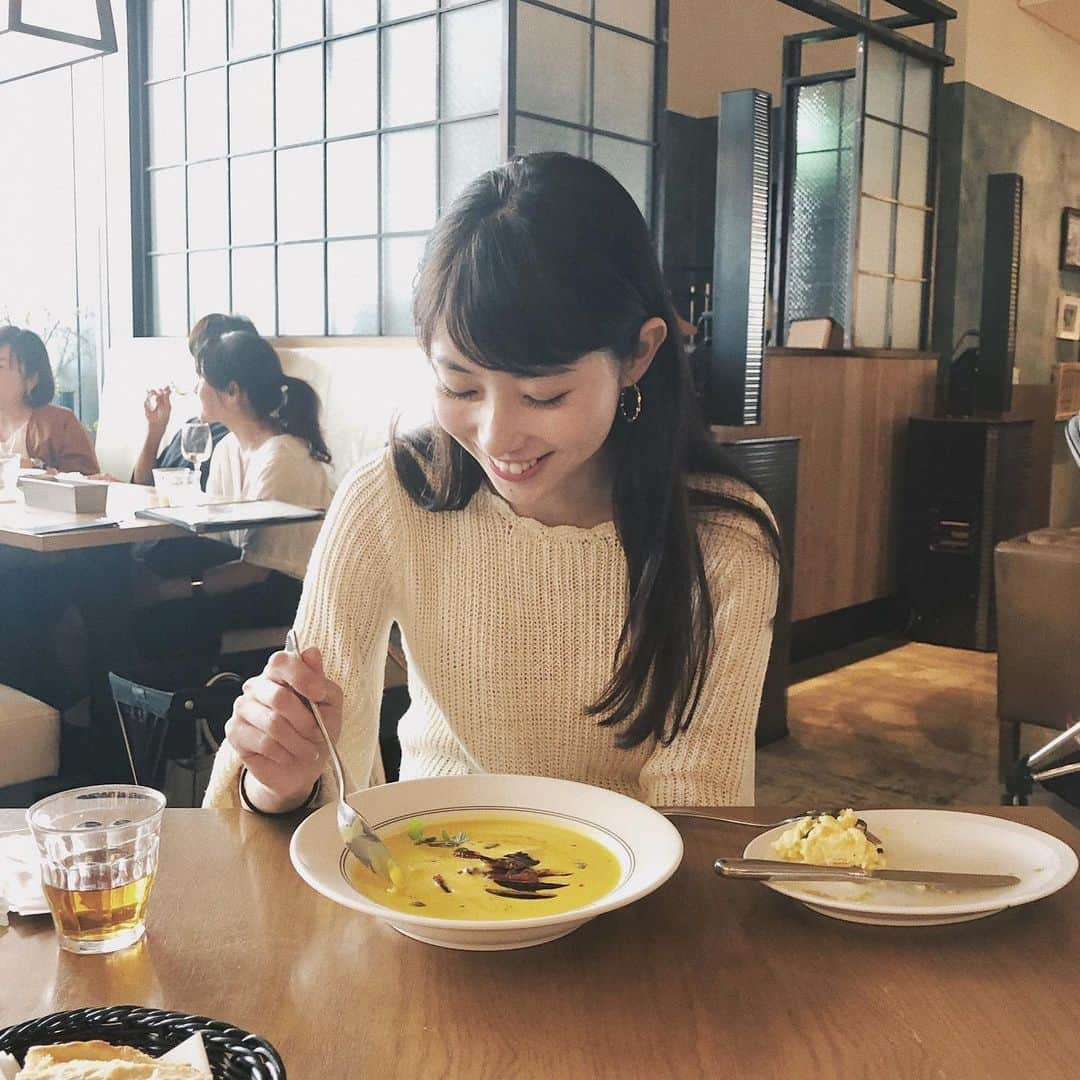 松本ゆいさんのインスタグラム写真 - (松本ゆいInstagram)「このスープ美味しかった🤤 #今日のまつゆい#cafe#thetheatretable#lunch#soup」10月10日 22時40分 - yui_m106