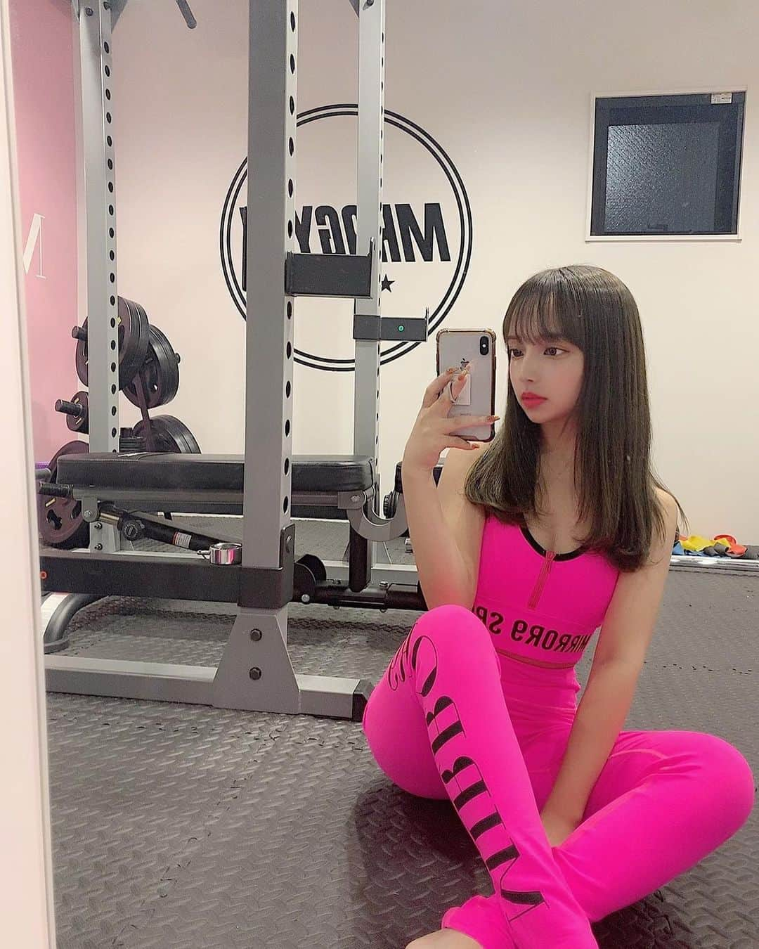 平尾優美花（ゆみちぃ）さんのインスタグラム写真 - (平尾優美花（ゆみちぃ）Instagram)「🏋️‍♂️ @mr9gym いってきました^_^ かわゆいジムウェアを着て💚💛 . トレーニング久しぶりすぎて全身震えてる…明日が怖い… ボディライン変えたいから頑張るぞ😠💪🏻」10月10日 22時52分 - hirao_yumika