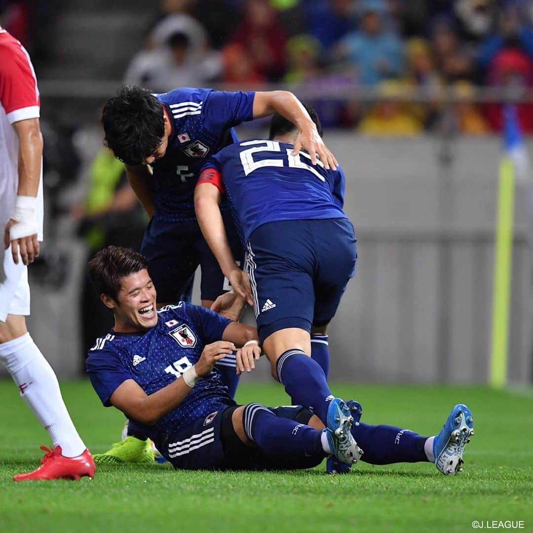 Ｊリーグさんのインスタグラム写真 - (ＪリーグInstagram)「.﻿ 日本代表🇯🇵 ﻿6ゴールで快勝🙌🏼🎉✨ ﻿. #Ｊリーグ ﻿ #jleague ﻿ #jfa #daihyo ﻿ #japan #日本代表﻿ #samuraiBlue﻿ #新しい景色を2022﻿ #🇯🇵 #⚽️ ﻿ ﻿ #遠藤航﻿ #柴崎岳﻿ #冨安健洋 #南野拓実 #長友佑都﻿ #酒井宏樹﻿ #伊東純也﻿﻿ .」10月10日 22時59分 - jleaguejp