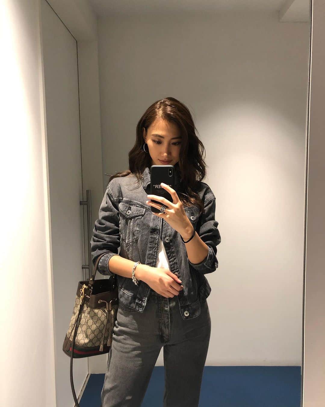 白雪のインスタグラム：「🤳🏼 #selfie #たまにはセルフィー #でにむおんでにむ」