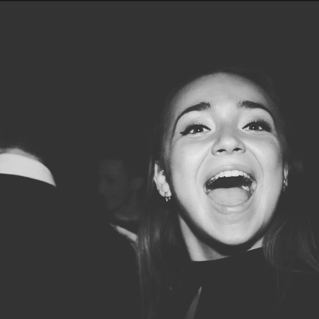 ローレン・プラットのインスタグラム：「The sun will rise & we will try again❤️ #mentalhealthawareness #mentalhealth #mentalhealthawarenessmonth #breakthestigma」
