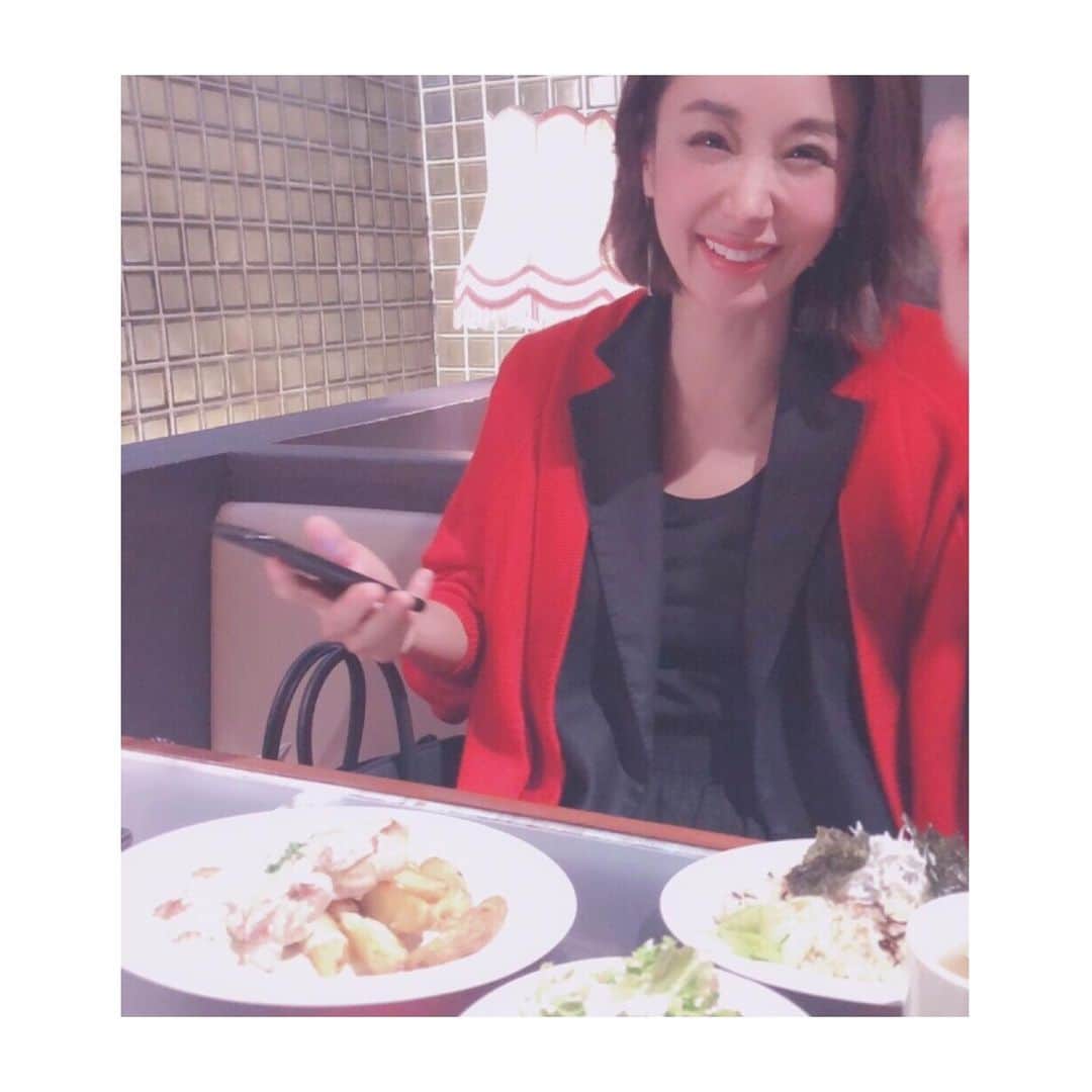 鈴木紗理奈さんのインスタグラム写真 - (鈴木紗理奈Instagram)「友達と原宿で ご飯してたら。。。なんと‼︎‼︎ #紗理奈流styling」10月10日 23時10分 - munehirovoice