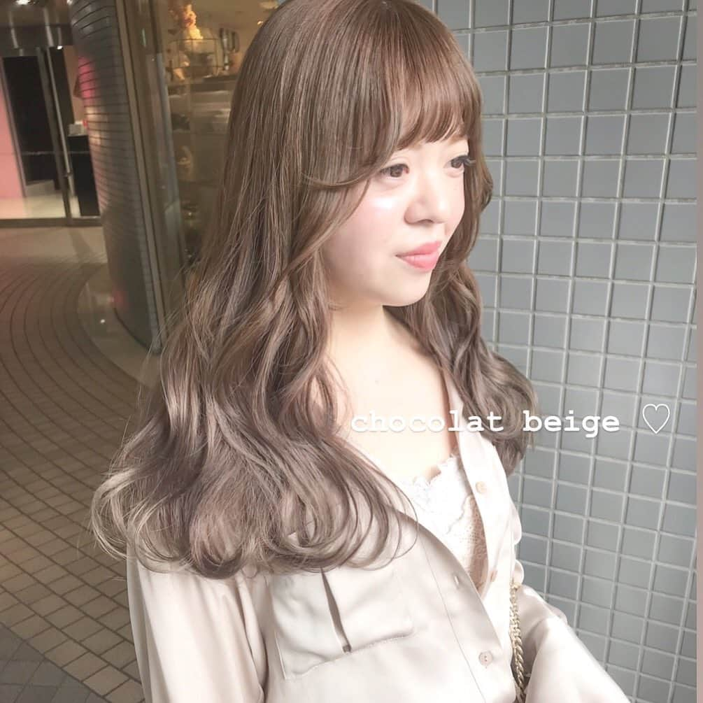 佃加菜さんのインスタグラム写真 - (佃加菜Instagram)「chocolat beige ♡ 柔らかいショコラベージュ♡ ふわっとした柔らかい女の子に♡ 顔周りには柔らかいソフトレイヤーを入れて さらにふわっと♡」10月10日 23時22分 - tsukuda_kana