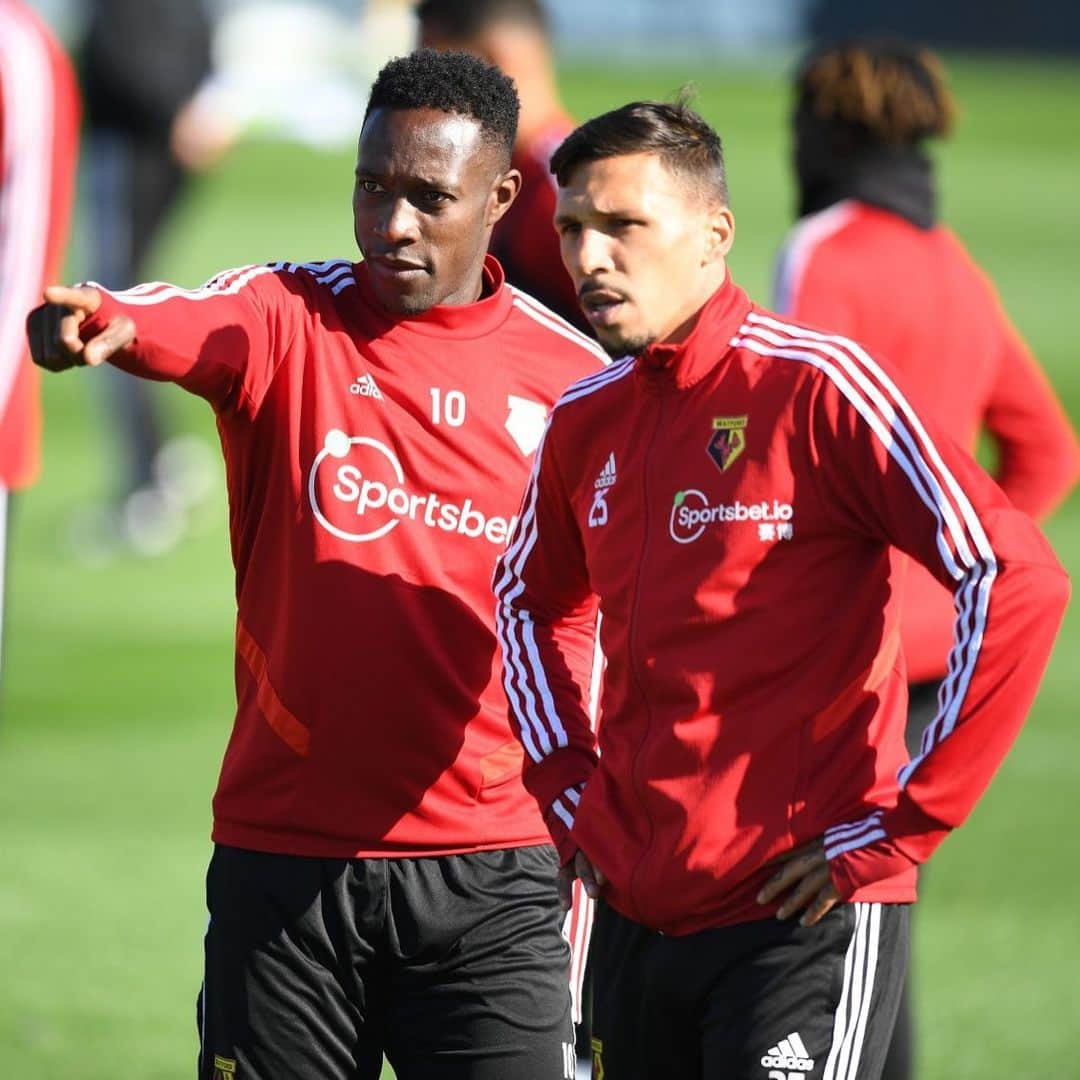ヨゼ・ホレバスのインスタグラム：「Keep looking forward. #practice #watfordfc #premierleague」