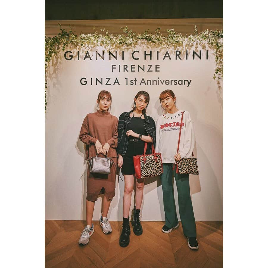 松井貴香さんのインスタグラム写真 - (松井貴香Instagram)「- - GIANNI CHIARINI GINZA 1st anniversary party🥀🥂 - - ご招待いただいて 可愛い妹達と遊びに行ってきました♪ - 私はトレンドのレオパード柄のbagを ヘビロテ中です🐅♡ - - #1009 #ジャンニキアリーニ #お気に入りバック #レオパード #りかりこきこ #りかりこ #giannichiarini  #bag #italy  #party #instagood」10月10日 23時28分 - kiko414_m