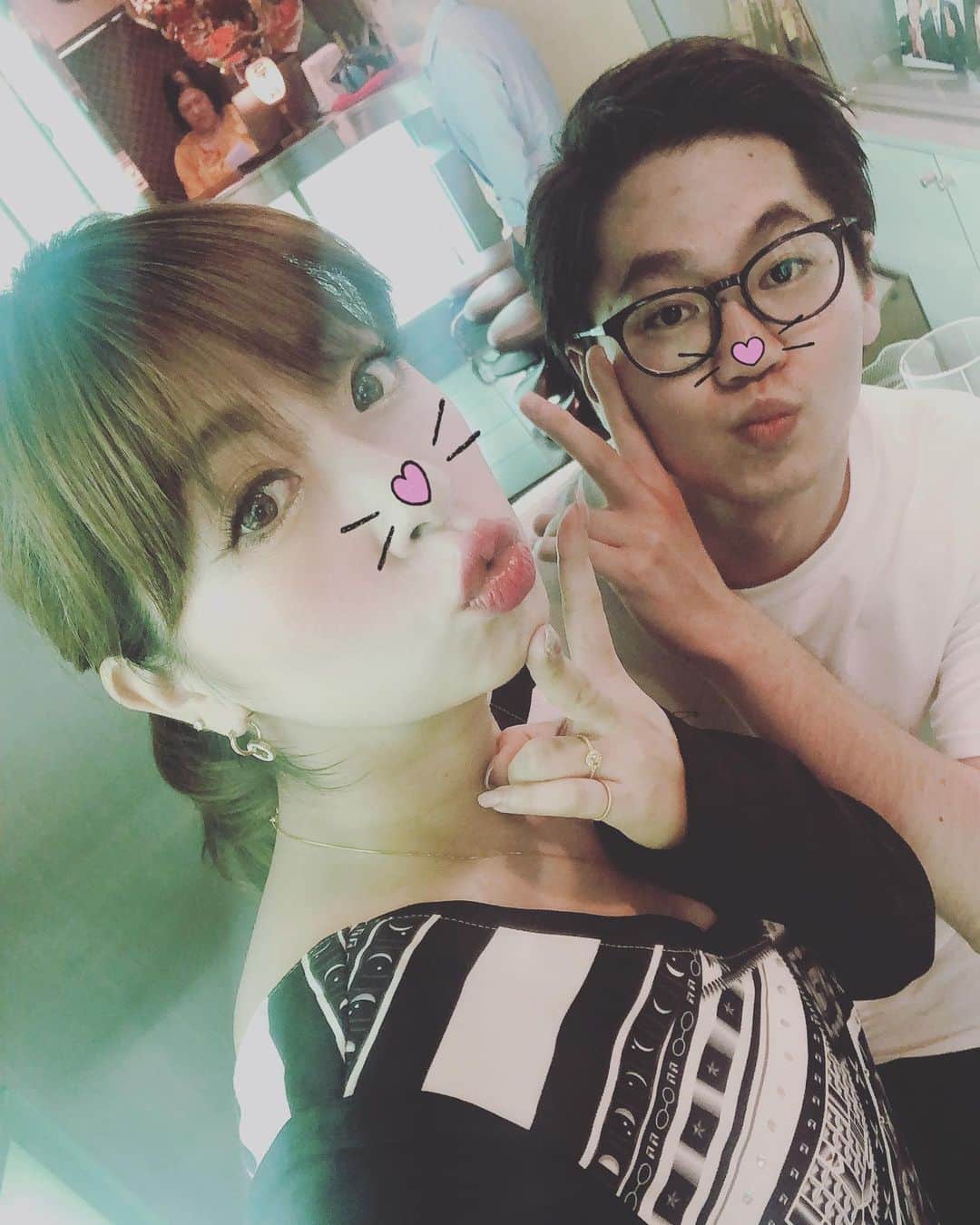 野崎鮎のインスタグラム：「東京ホテイソンのたけるちゃん👯‍♀️ 久しぶりに会ったけど、やっぱり面白くていい奴だにゃ😜 M-1 FIGHT‼️‼️‼️ #東京ホテイソン #東京ホテイソンたける  #friends #m1 #fight #応援 しているぞ👯‍♀️」