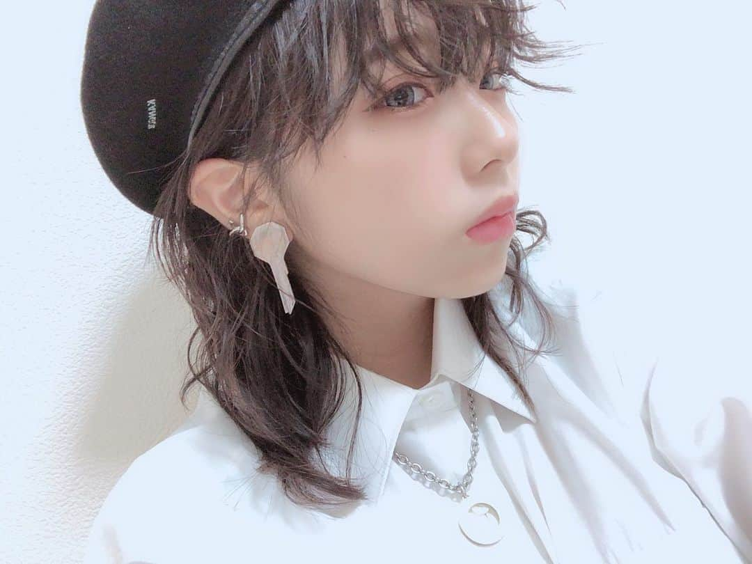 ぬーんさんのインスタグラム写真 - (ぬーんInstagram)「べべべベレー帽👻  #hat #beret #black #white #cute #cool #wolfcut #hair #youtuber #nuuuuun #follow #followme #love #nails #nail」10月11日 1時08分 - yukino_snow1211