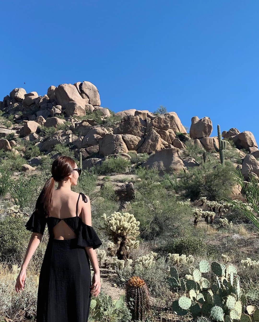 ジェシカ さんのインスタグラム写真 - (ジェシカ Instagram)「Happy to be lost in this beautiful Sonoran desert!⛰🌵☀️@fsscottsdale」10月11日 1時40分 - jessica.syj