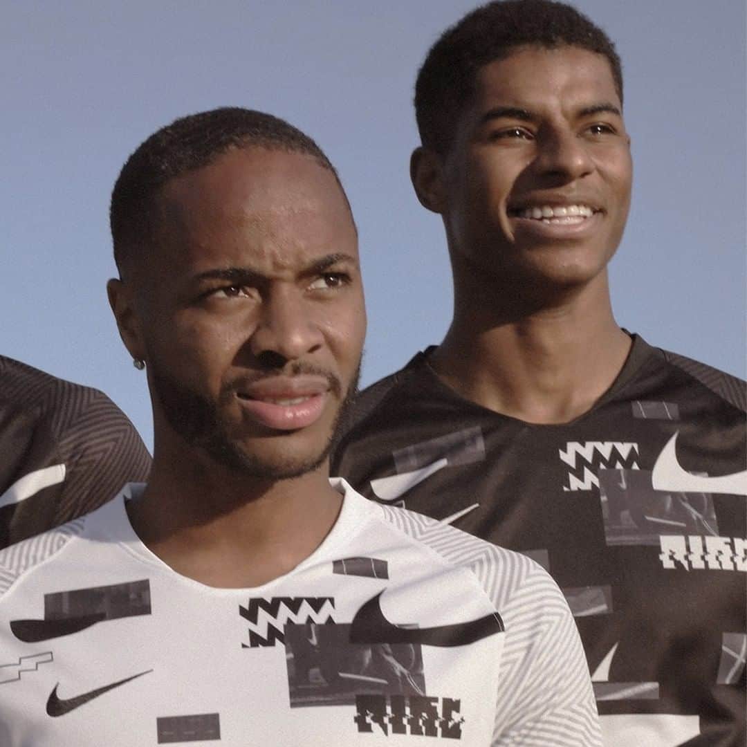 HYPEBEASTさんのインスタグラム写真 - (HYPEBEASTInstagram)「@hypebeastsports: @nike celebrates the UK's Black History Month with a new Kit for the England National Team. The stellar black kit pays homage to the legacy of black British athletes and has been designed as a symbol of solidarity and a shared identity. The whole England squad will rep the black kit during the international camp taking place this week. So far it is unknown if the kit will release to the public, but keep it locked here should they drop.⁠ Photo: Nike」10月11日 2時45分 - hypebeast