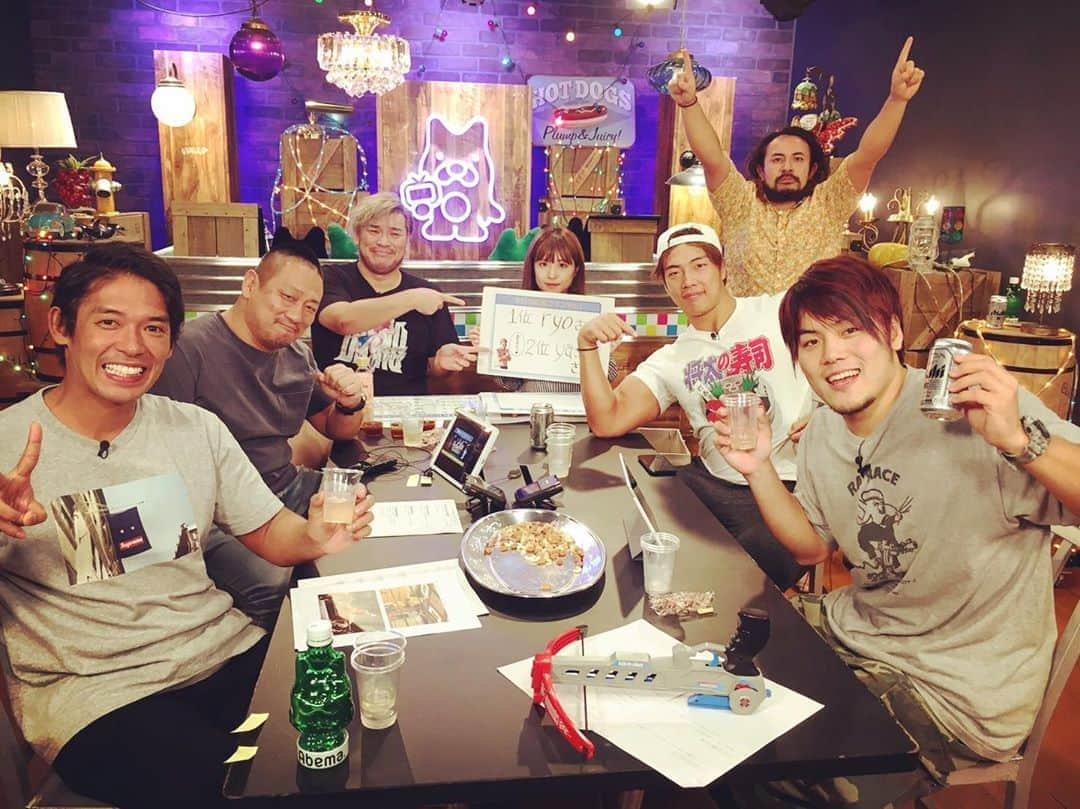 彰人さんのインスタグラム写真 - (彰人Instagram)「今日はabemaTVの木曜The NIGHT生放送。本日より自分の冠コーナーもできました。 . 今日も朝から撮影からミーティングからアベマからと充実した1日。最近仕事が充実しております。人生の転換期ですね。 . #ddtpro #木曜 #thenight #abematv #プロレス #DDTBOYZ」10月11日 2時54分 - akitonsgk