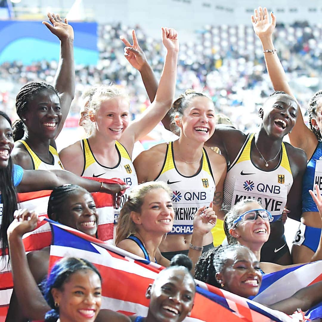 Jessica-Bianca WESSOLLYのインスタグラム：「Mit einem 5.Platz in der 4x100m Staffel konnte ich meine lange Saison mit einem richtigen Highlight abschließen. 💪 Für mich lief die Saison etwas durchwachsen. Mit meinen gezeigten Leistungen und Zeiten bin ich nicht wirklich zufrieden. Desto schöner ist es, wenn ich daran denke, wie viel ich erleben durfte. Ich habe bei so vielen tollen Wettkämpfen teilgenommen und konnte dort viele Erfahrungen sammeln. Die WM und der 5.Platz haben meiner Saison das i-Tüpfelchen aufgesetzt. Vielen Dank an die Staffelmädels für diesen gelungenen Saisonabschluss! 🤗 Danke auch an dieser Stelle an alle die mich auf meinem Weg unterstützt und begleitet haben. Vor allem möchte ich mich bei meinem Trainer Michael Manke-Reimers, meiner Familie und Freunden bedanken! Ohne eure Unterstützung wäre das mit Sicherheit nicht möglich gewesen! ❤ 📸@irishenselfotografin  #worldchampionships #relay #4x1 #dlv #mtgmannheim #mvvenergie #adidas #heretocreate #AdiJess #offseason」