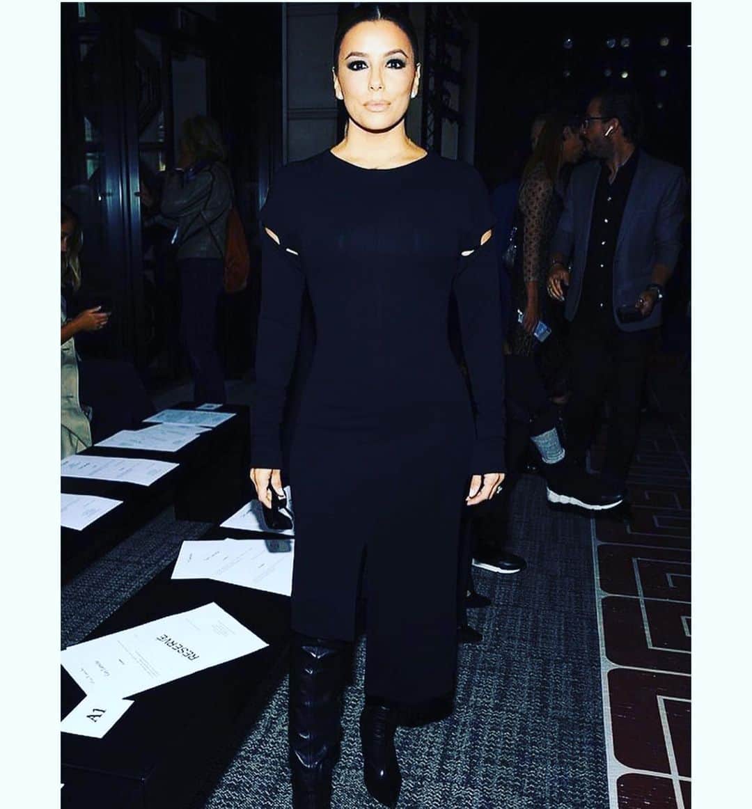 ギラロッシュさんのインスタグラム写真 - (ギラロッシュInstagram)「Eva Longoria wearing the SS 2018 Collection to the SS 2020 runway show @evalongoria 🙏🏻@charroxstylist #guylarocheparis #richardrene #guylaroche #evalongoria #style #paris #fashion @icinsightcommunications」10月11日 4時25分 - guylarocheparis