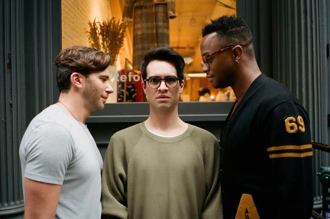 のインスタグラム：「When your friends won’t stop asking when you’re coming back to broadway.. 🎞- @zackcloudhall」
