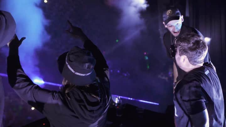 Zeds Deadのインスタグラム：「catch the ✨ 🎥: @zhovisuals」
