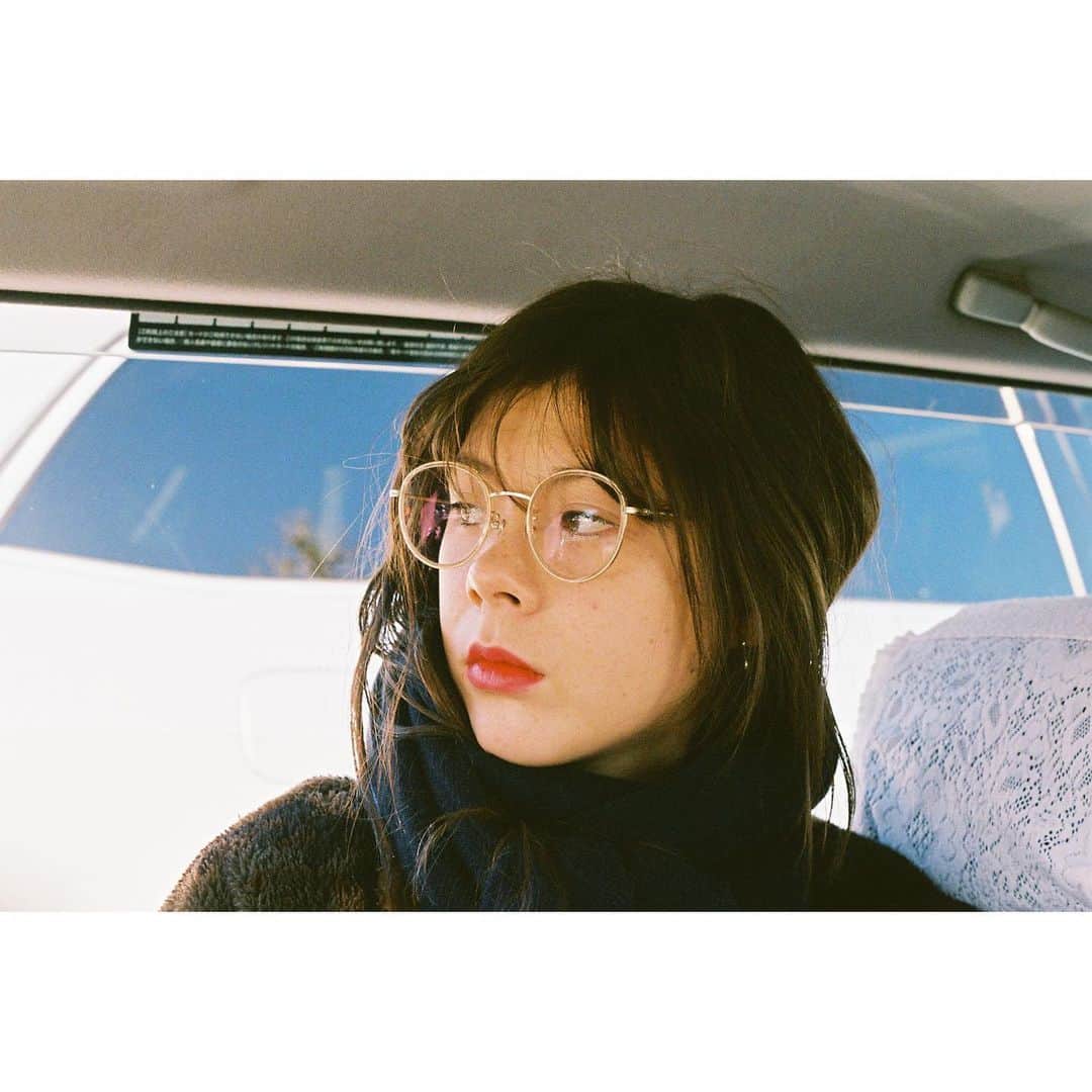 エモン・久瑠美のインスタグラム：「いつの写真だろう、半年前🤔？ photo by 姉 @miyukiemond」