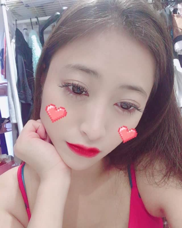 加瀬あゆむのインスタグラム：「#新大久保 #プラスワン さんで、 #ヌード撮影会 みんな、まってるぉー！ 気を付けてきてねんっ！ 予約まだまだ承り中！！(^ ^) #加瀬あゆむ 今日の撮影会で着る私服で動画撮ってみたぉー！」