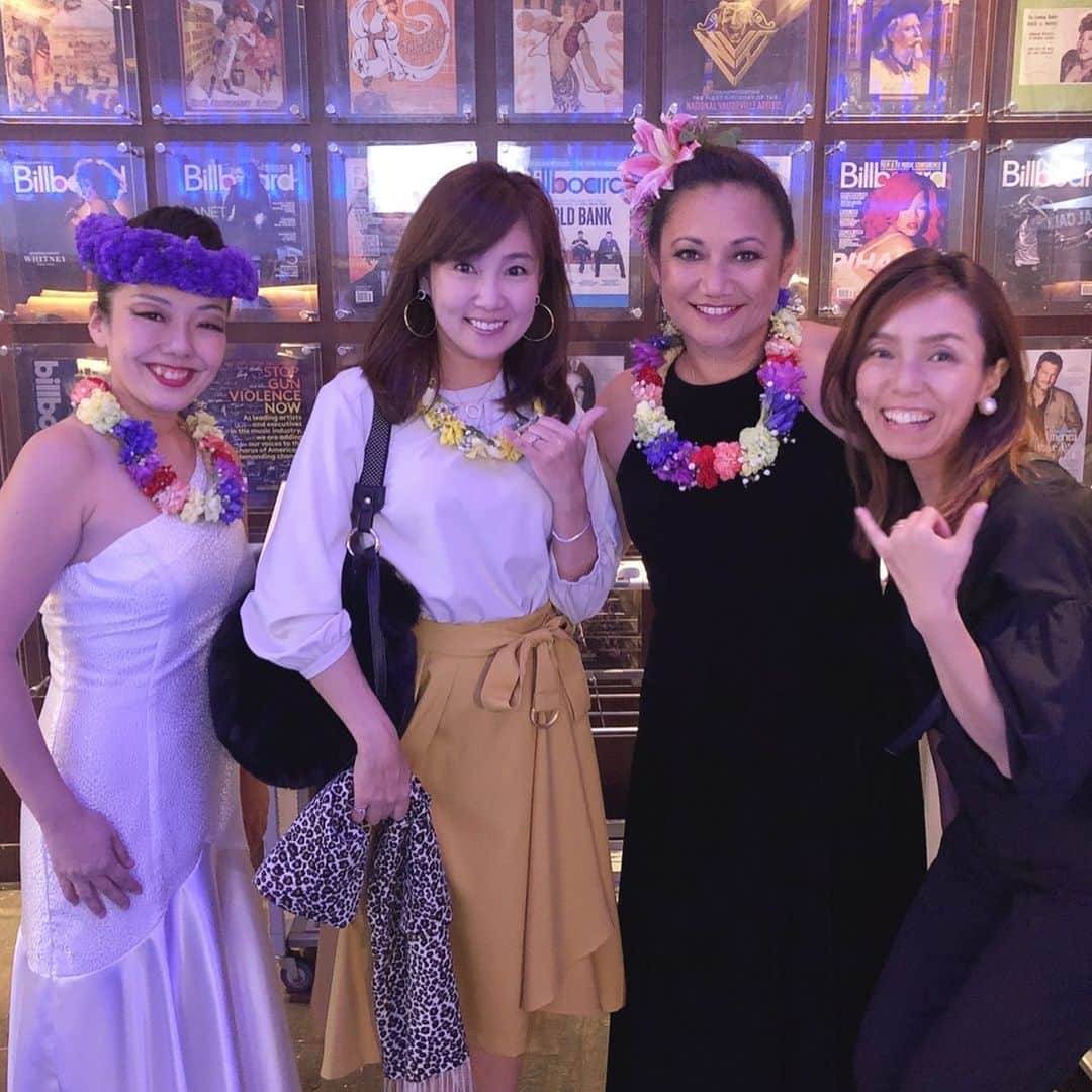 吉永愛さんのインスタグラム写真 - (吉永愛Instagram)「昨日は、まめちゃんにさそって頂いて、Na LEOのライブへ🌺CDは持ってるんだけど…生歌はやっぱりいいですね〜✨ハワイアンソングに癒されました💕カウイ・デリレイのダンスにもうっとりでした❤ ハワイに行きたい🌈🌺 @naleopilimehana  @billboardlive_tokyo #ハワイ #hawaii #ハワイアンソング #naleo #naleopilimehana  #billboardlive_tokyo #ライブ #カウイデリレイ #癒し #フラダンス #フラ」10月11日 7時18分 - a.i.yy