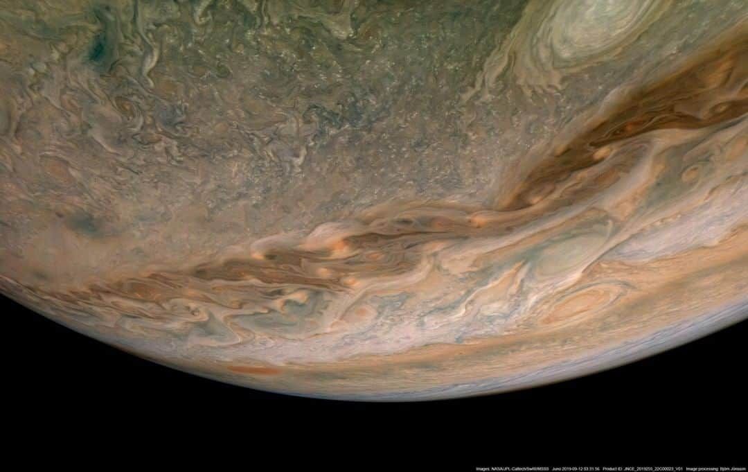 NASAさんのインスタグラム写真 - (NASAInstagram)「Colors on the wind 🌬️⁣ ⁣ In this view of Jupiter, @nasajuno captures swirling clouds in the region of the giant planet’s northern hemisphere known as “Jet N4.” ⁣ ⁣ Jupiter spins once every 10 hours, and this fast rotation creates strong jet streams, separating its clouds into dark belts and bright zones that stretch across the face of the planet. More than a dozen prevailing winds sweep over Jupiter, some reaching more than 300 miles per hour (480 km per hour) at the equator.⁣ ⁣ Citizen scientist Björn Jónsson created this enhanced-color image using data from the spacecraft's JunoCam imager. The raw image was taken on Sept. 11, 2019, at 11:31 p.m. EDT as Juno performed its 22nd close flyby of Jupiter. At the time the image was taken, the spacecraft was about 7,540 miles (12,140 km) from the cloud tops at a latitude of 45 degrees. ⁣ ⁣ #jupiter #clouds #juno #solarsystem #swirls⁣ ⁣ Image data: NASA/JPL-Caltech/SwRI/MSSS⁣ Image processing by Björn Jónsson, © CC NC SA 3.0」10月11日 7時30分 - nasa