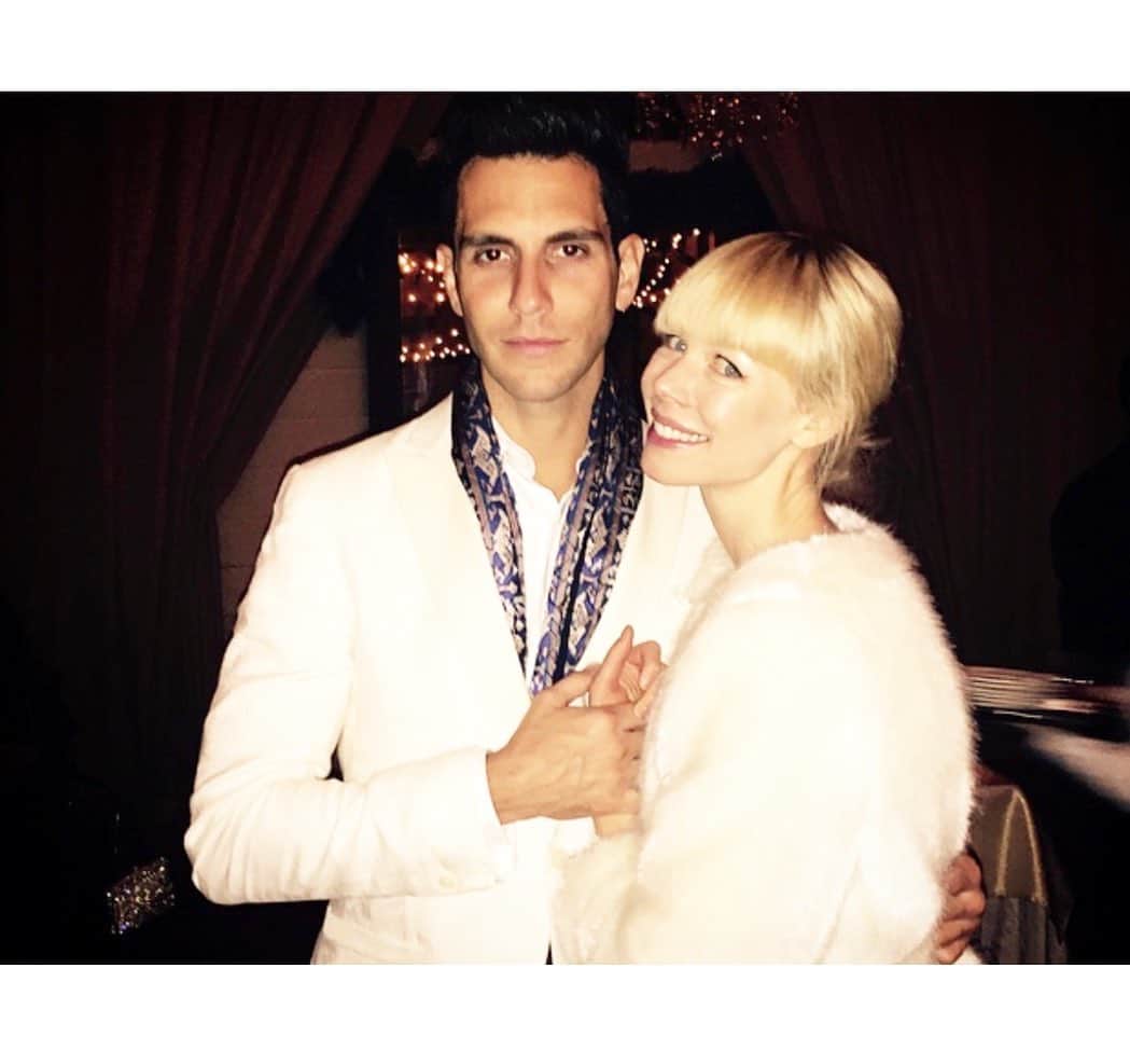エリン フェザーストンのインスタグラム：「In honor of @gabrielsaporta ‘s birthday, I’m sharing a story his mom once told me about him as a child: when Gabe was young, he would go up to every single person he encountered to invite them to his birthday party- every friend, neighbor, teacher, and even complete strangers- Of course that sometimes meant a huge headcount for a little boys party- but that was how he wanted it. I always think this story captures the essence of Gabe and twenty something years later, not much has changed! What’s your favorite @gabrielsaporta story?」