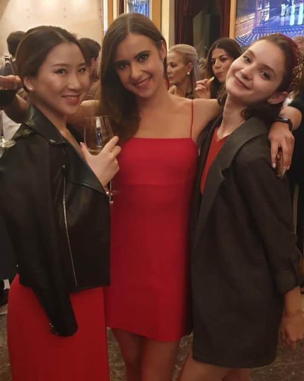 金原里奈のインスタグラム：「Opening night in Madrid ✔️🇪🇸❤️ #ENBGiselle #ladiesinred」