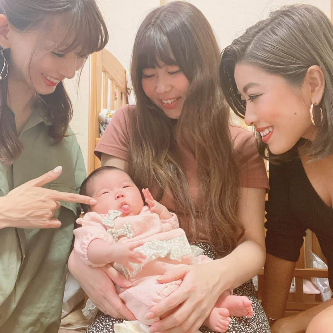 中谷あすみさんのインスタグラム写真 - (中谷あすみInstagram)「この前ちょこっとだけ地元の友達のbaby👶に会いに行って抱かせてもらいました☺︎ いっぱい泣いていっぱい寝てとっても可愛かった♡ 成長が楽しみ✨  #地元#千葉#出産祝い#赤ちゃん#りえちゃんおめでとう#天使」10月11日 8時39分 - asumi_naa