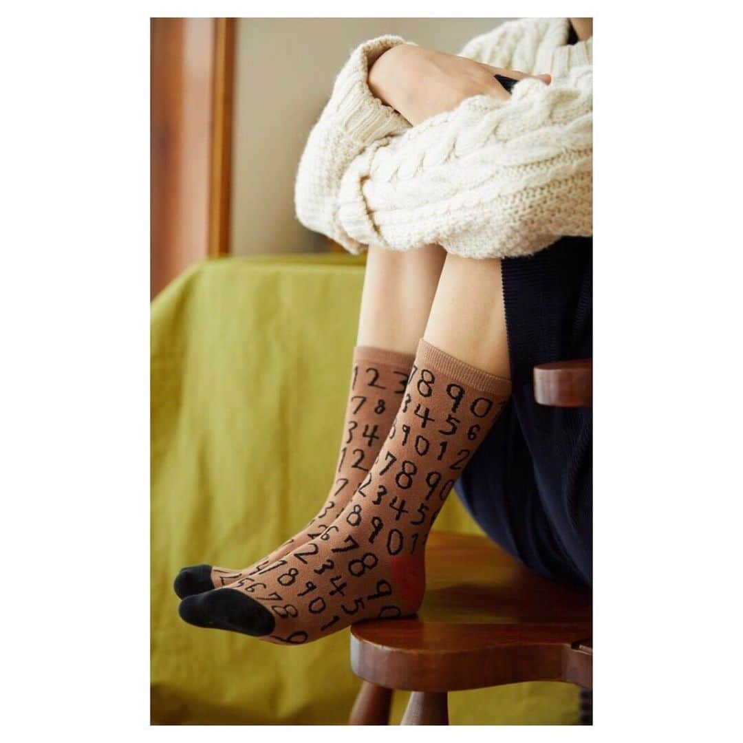 Mogu Takahashiのインスタグラム：「🧦🧦🧦🌏 New collaboration with socks appeal ﻿ Here are my designed 21socks! (Onesize 22.5 - 27.5cm) Find your favorite one! They would take you best ice cream shop in the town♡ . Available online http://m.socksappealshop.com/@socksappeal @socksappeal.jp . ——————————————————﻿ * If you have any questions or interested in wholesale in your shop, please contact to the brand!  商品のお問い合わせ、取り扱いについてはブランドへお願いします↑ #socksappeal #mogutakahashi #mogu_socks」