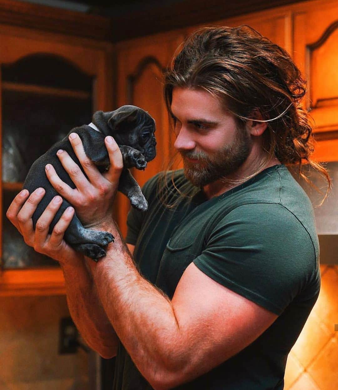 モデル、ブロック・オハーンのインスタグラム：「Look at this little stud!!」