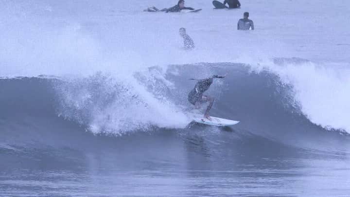 湯川正人のインスタグラム：「バックウォッシュセッション 🎥 @junichiro_harada  @lostsurfboardsjapan  pocket rocket 5'9 #surf #サーフィン #skullcandy」
