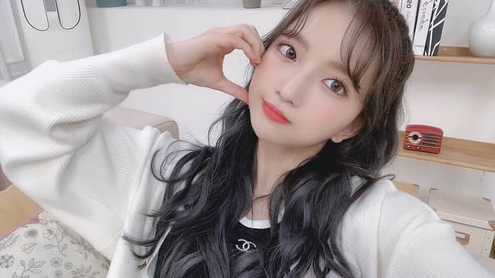 南りほのインスタグラム：「#다시만난너 10화 봐염💙 그리고 날씨도 좀좀 추워졌으니 따뜻하게 입고 감기조심하세요><」