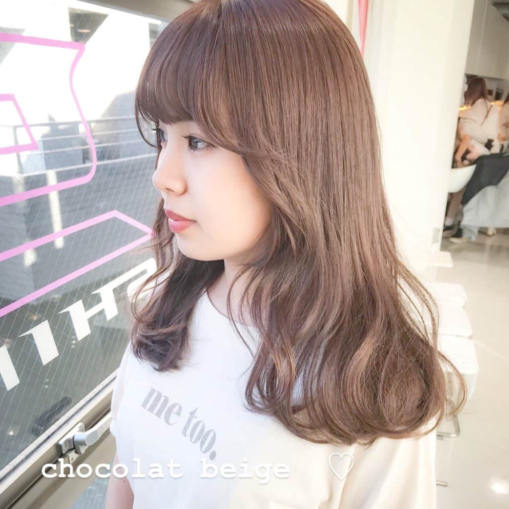 佃加菜さんのインスタグラム写真 - (佃加菜Instagram)「chocolat beige ♡ ショコラベージュ♡ 顔周りにはソフトレイヤーで柔らかな印象に♡」10月11日 10時14分 - tsukuda_kana