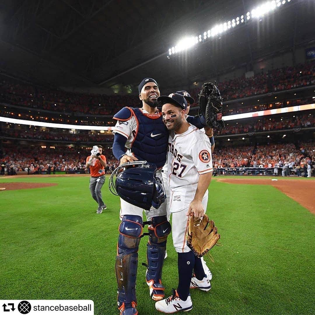 ホセ・アルトゥーベのインスタグラム：「⚾️🙏🏻」