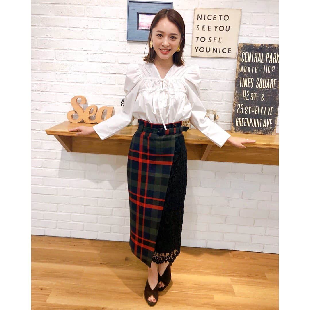 のインスタグラム：「金曜日だ☺️ 早かった、今週も🤔  19時からカンコンキンTV観て 22時から恋んトス観てね❤︎❤︎✌︎ .  #カンコンキンTV #恋んトス」