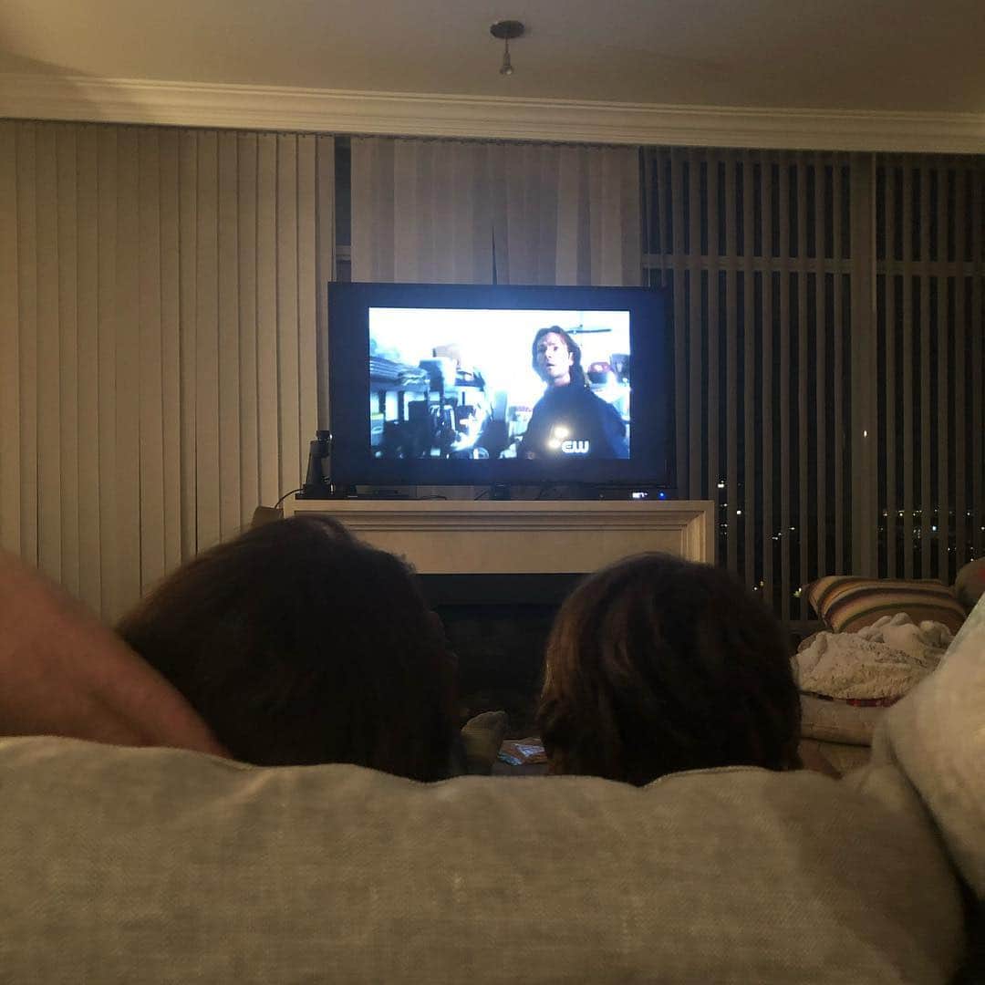 ジャレッド・パダレッキのインスタグラム：「Watching #supernatural #season15 with Tom.... if he has nightmares, it’s not my fault... right??? #spn #spnfamily #akf」