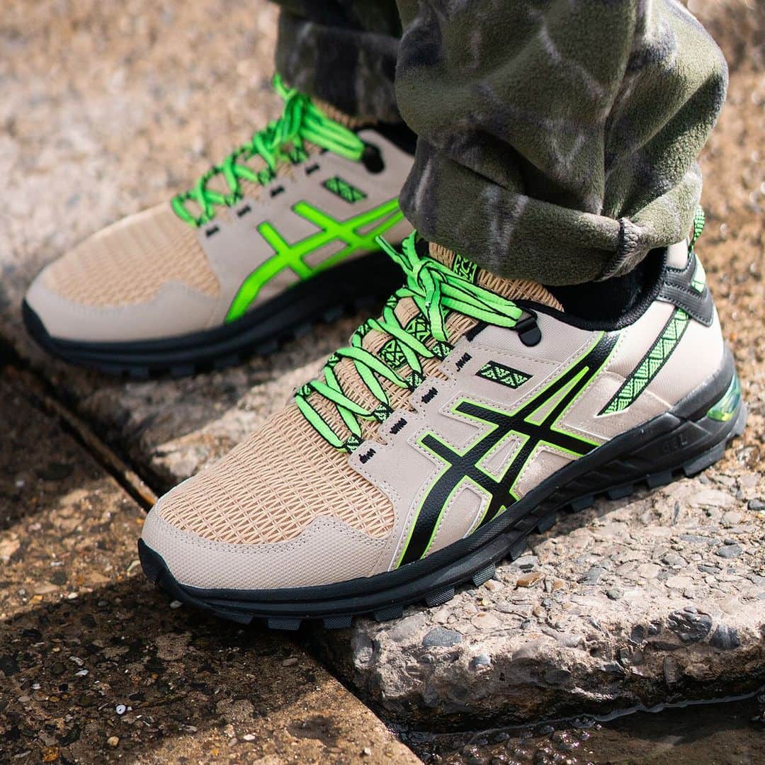 HYPEBEASTさんのインスタグラム写真 - (HYPEBEASTInstagram)「@hypebeastkicks: @sizeofficial and @asics have come together for a Fall-ready hiking footwear collaboration. Featuring the rugged GEL-Citrek and GEL-Venture 7, both silhouette have been reworked with a color palette that combines nods of streetwear with the shoes’ all-terrain-tackling heritage. Look for ‘em to release on October 18 at size? stores and website. ⁠⠀ Photo: size?」10月11日 13時01分 - hypebeast