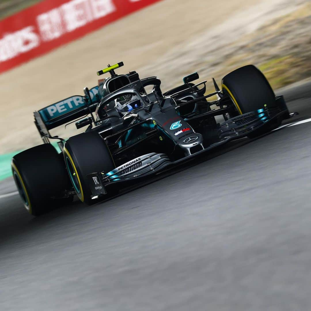 MERCEDES AMG PETRONASさんのインスタグラム写真 - (MERCEDES AMG PETRONASInstagram)「W10’s first taste of Suzuka 😍 Looking 🔥🔥🔥 don’t you think! • #MercedesAMGF1 #MercedesAMG #F1 #PETRONASmotorsports #VB77 #JapaneseGP #Suzuka @valtteribottas」10月11日 13時55分 - mercedesamgf1