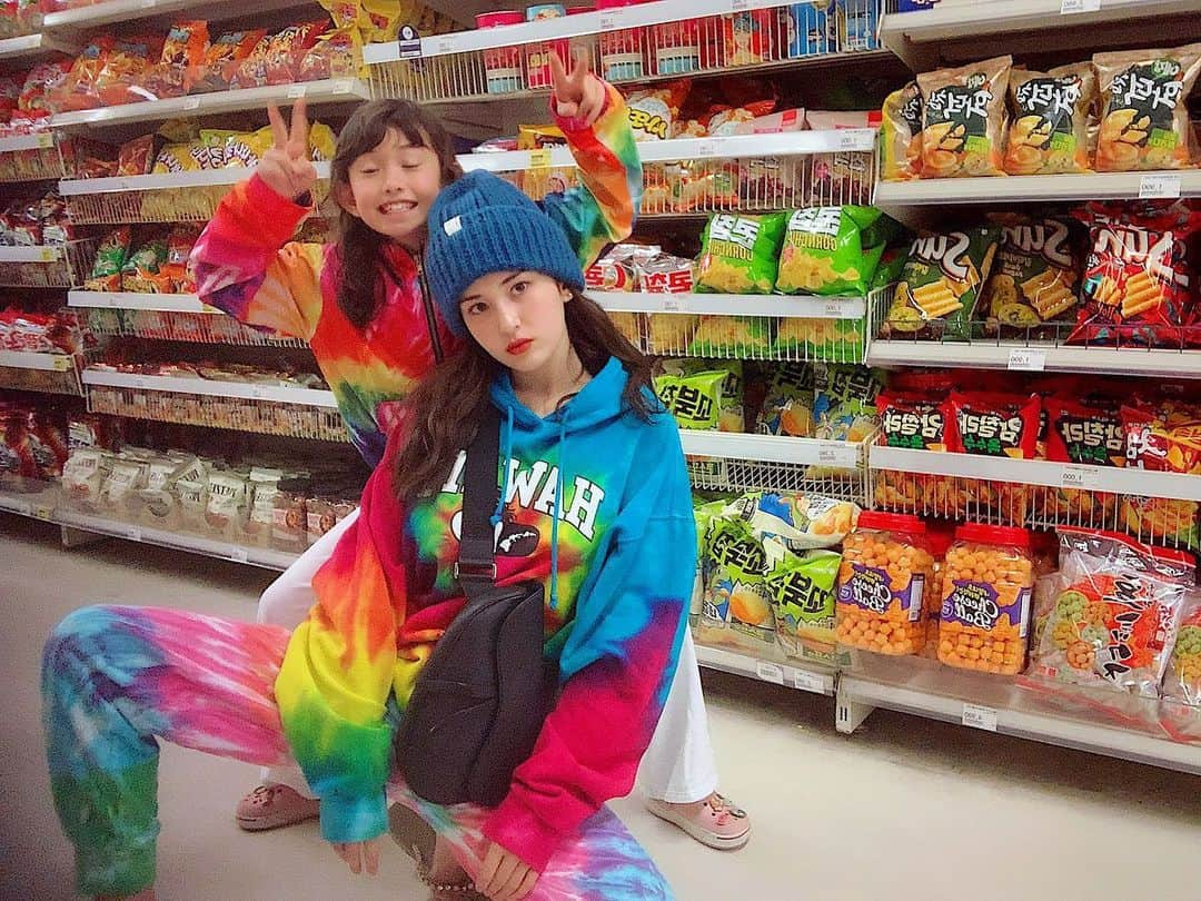 ソミさんのインスタグラム写真 - (ソミInstagram)「. Rainbow Unicorn’s poop fashion . 🌈 🦄 💩👗🛒」10月11日 13時55分 - somsomi0309