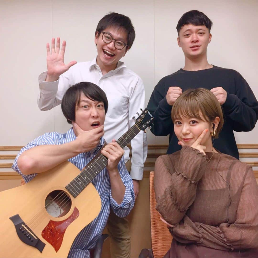 井口裕香さんのインスタグラム写真 - (井口裕香Instagram)「⚾️🎸♪ 2019年10月11日(金)【RADIO UNOZERO】 今日はお見送り芸人しんいちさんをゲストにお迎えして、「UnoZero的ドラフト会議2019」をしました！ プロ野球のドラフト会議気分になれる企画！、、、のハズが！ 指名が全然被らなくて中止に終わるという😂 ただ自分たちの好きなものを発表する会になりましたね！笑笑 まあそんなことはさて置き、本当のドラフト会議はどうなるのか！今年もたのしみですね〜🤗⚾️ お見送り芸人しんいちさん、最後までお付き合いいただきありがとうございました！ . . さあて💁🏻‍♀️ 次回のウノゼーロは、、、ッ！ 東京ホテイソンがお休み！ 代わりに事務所の大先輩 永野さんをお迎えてお届け！ さらに「永野ファミリー」のあがすけさんとともに特別企画『永野ウノゼーロ』をお送り致します。 ど、ど、どうなるのか😳⁉️ 来週もどうぞ、おたのしみに〜〜！！！！？ メールは uno@joqr.net まで ✩°｡ #UnoZero #joqr #文化放送 #東京声優アカデミー #東京ホテイソン #東京ホテイソンたける くん #東京ホテイソンショーゴ くん #グレープカンパニー #radio #radiko  #periscope #ペリスコープ #お見送り芸人しんいち さん #お見送りっジャン！♪ #永野 さん　#ラッセンが好きー♪ #あがすけ さん」10月11日 23時49分 - ooo31_iguchiyuka_31ooo