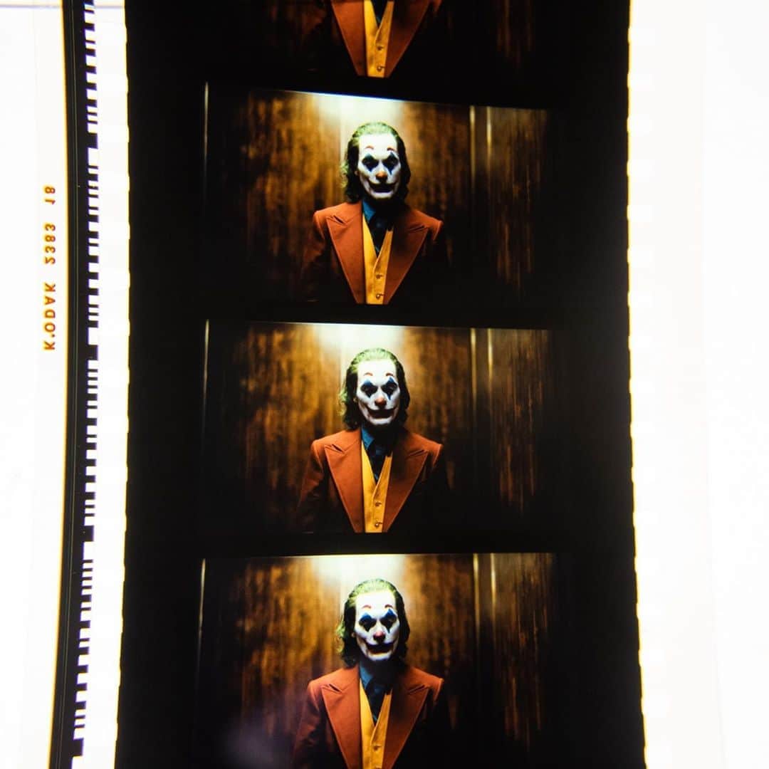 トッド・フィリップスのインスタグラム：「Some fantastic images from the projection booth at @cinetecabologna where Joker is screening in 70mm. Grazie Gian Luca Farinelli. 📸 Lorenzo Burlando #Joker 🇮🇹」